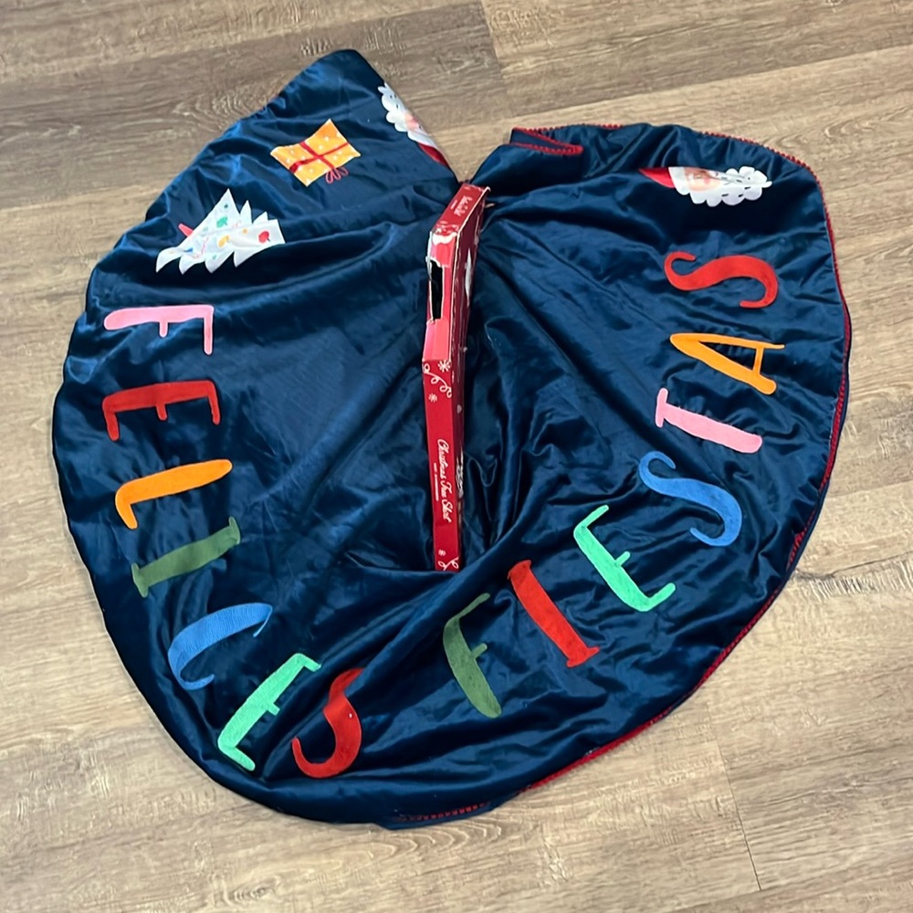 Christmas tree skirt